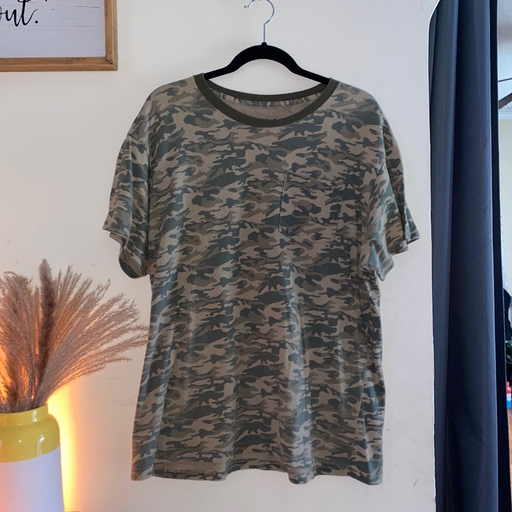 Men’s - Large Pocket Camo Tee